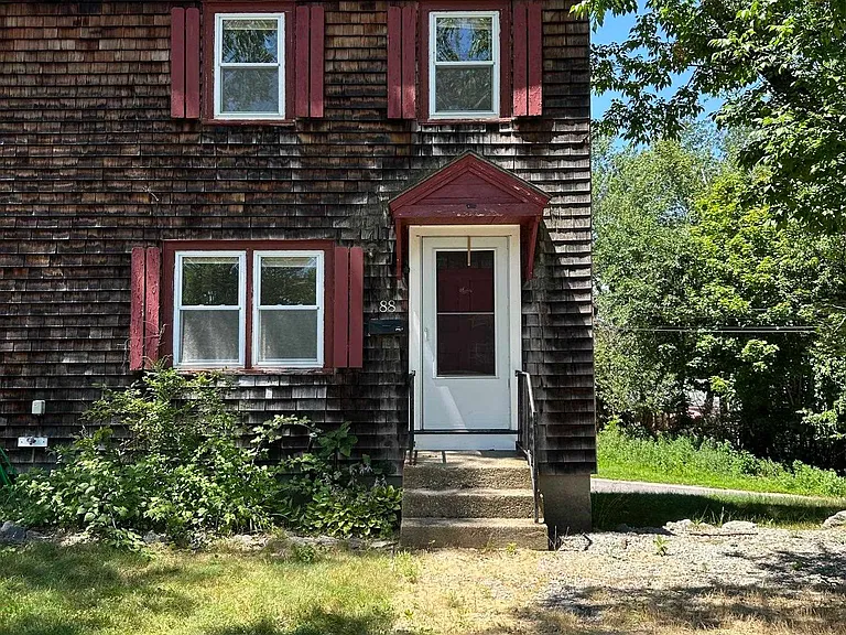 88 Mary Ann Rd — Photo 2
