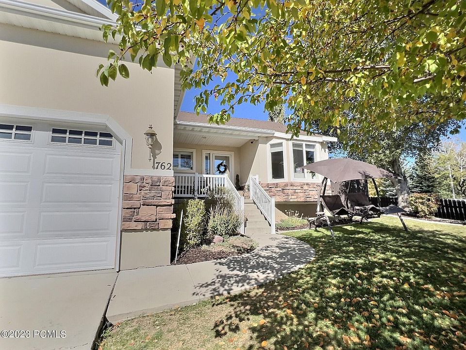 1st image of 762 W Saddle Dr