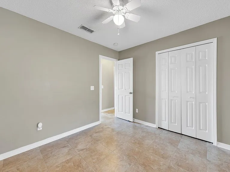 221 Trish Dr — Photo 22