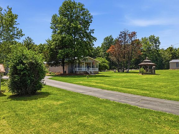 4th image of 464 Brown Rd