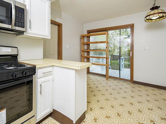 3rd image of 115 N Allen St #1