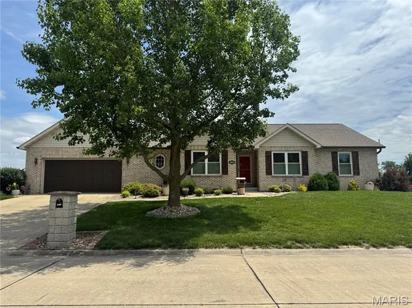 4916 Granite Dr, Smithton, IL 62285