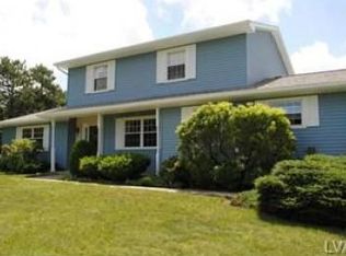 2620 Hedgerow Ct, Fogelsville, PA 18051