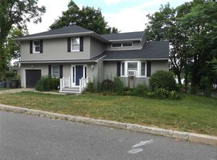 57 Violet Rd, Kings Park, NY 11754