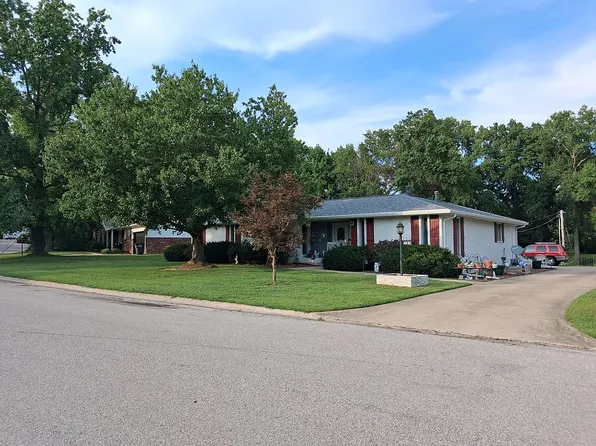 4803 Dadrian Ct, Godfrey, IL 62035