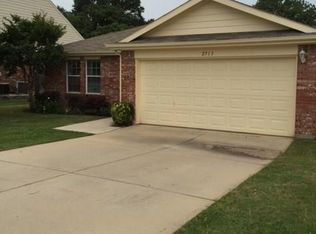 2513 Briar Forest Dr, Denton, TX 76210
