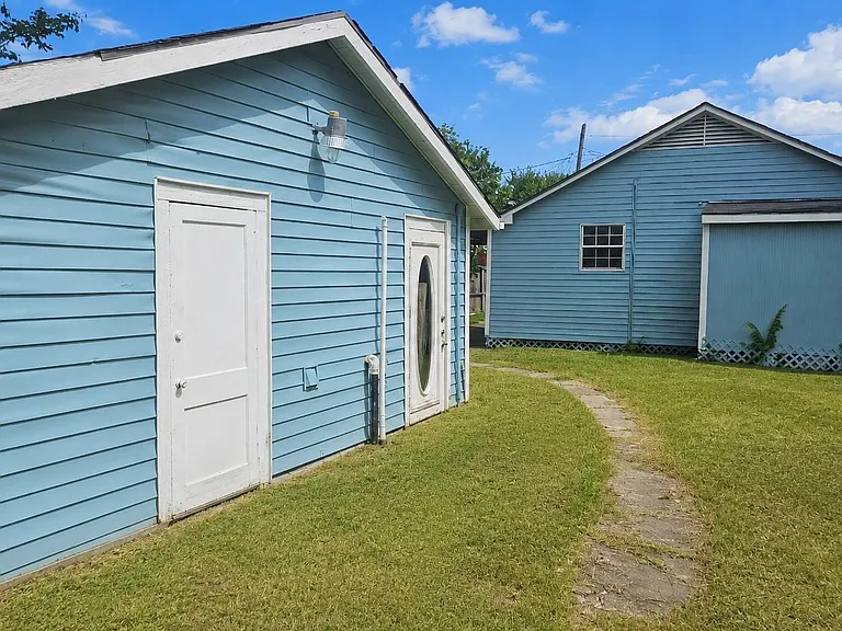 2415 Perry St — Photo 20