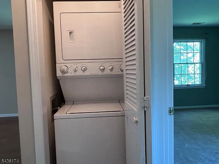 290 Potomac Dr — Photo 10