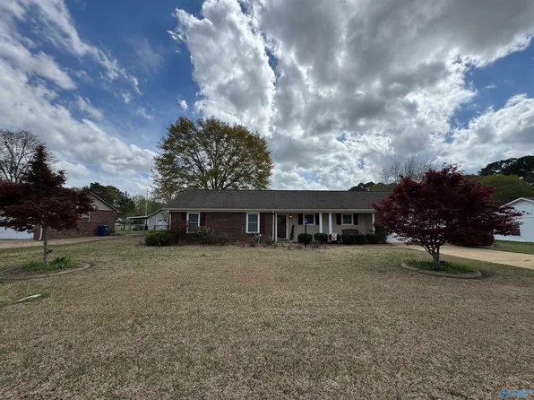 617 Sunset Ave, Albertville, AL 35950
