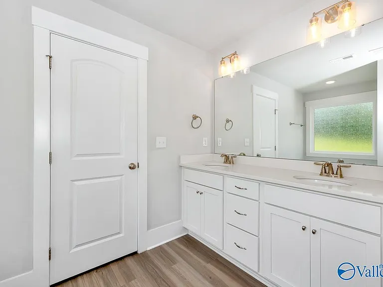 100 River Springs Ct — Photo 19