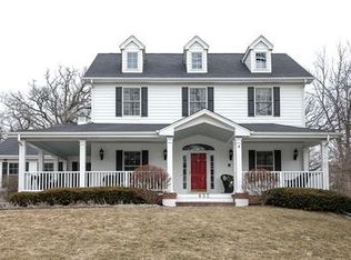 652 E Hillside Ave, Barrington, IL