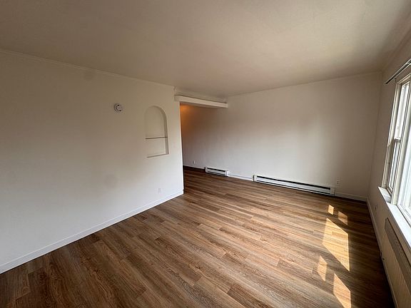 3rd image of 1806 W Pacific Ave #16