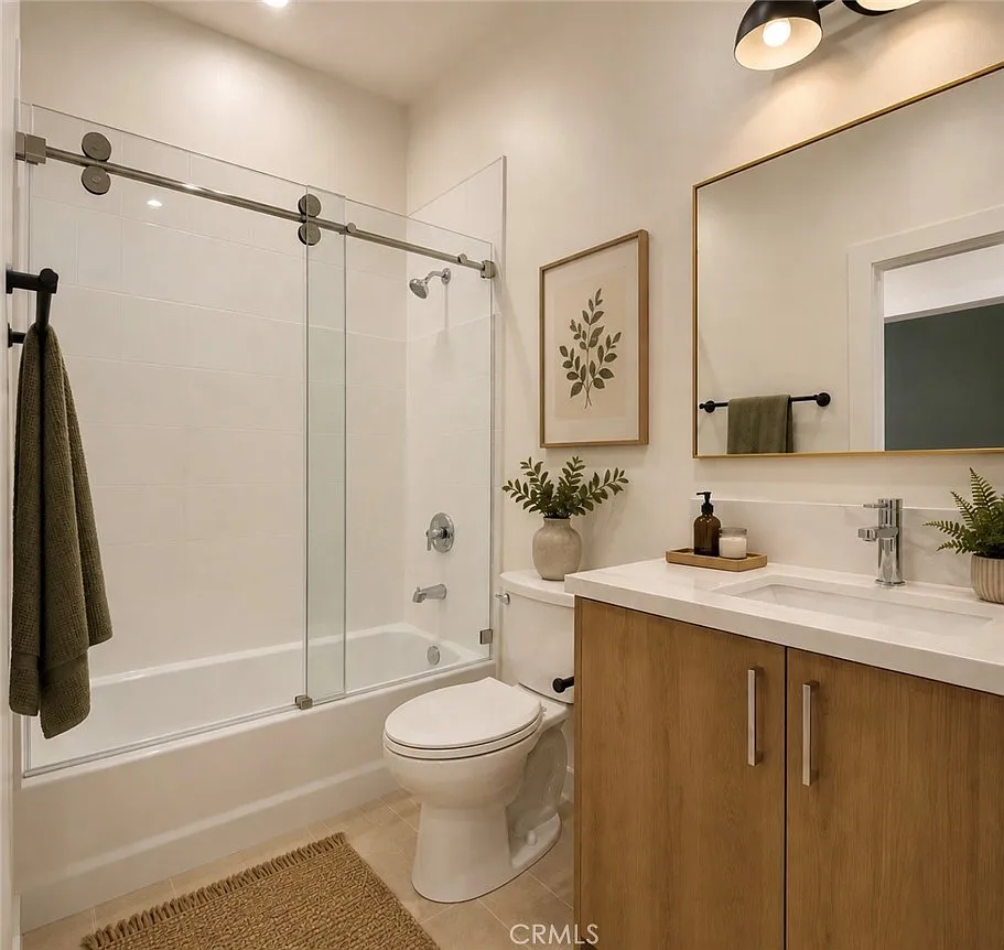 3 bed, 1108 sqft, $3,495 — Photo 3
