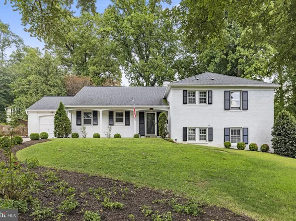 10105 E Bexhill Dr, Kensington, MD 20895