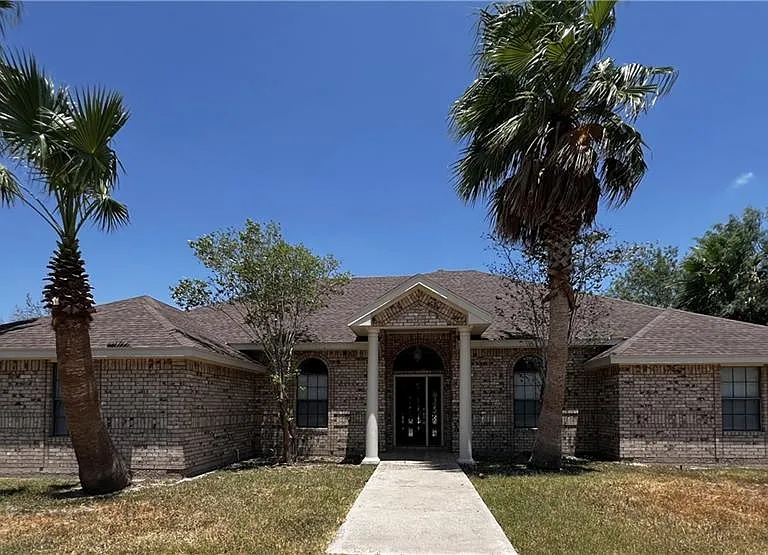 1703 Sunrise Ln — Photo 1