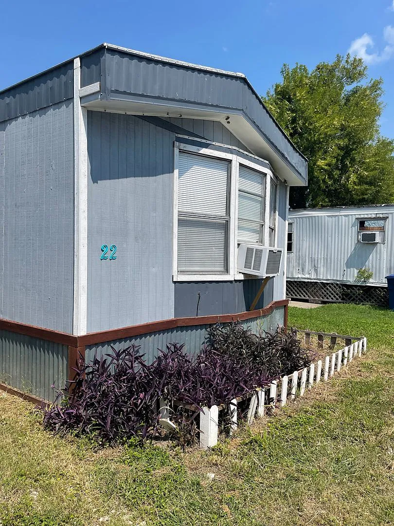 New Rental Annaville/Calallen Area — Photo 3