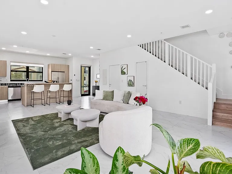 6146 SW 36th Ct — Photo 5