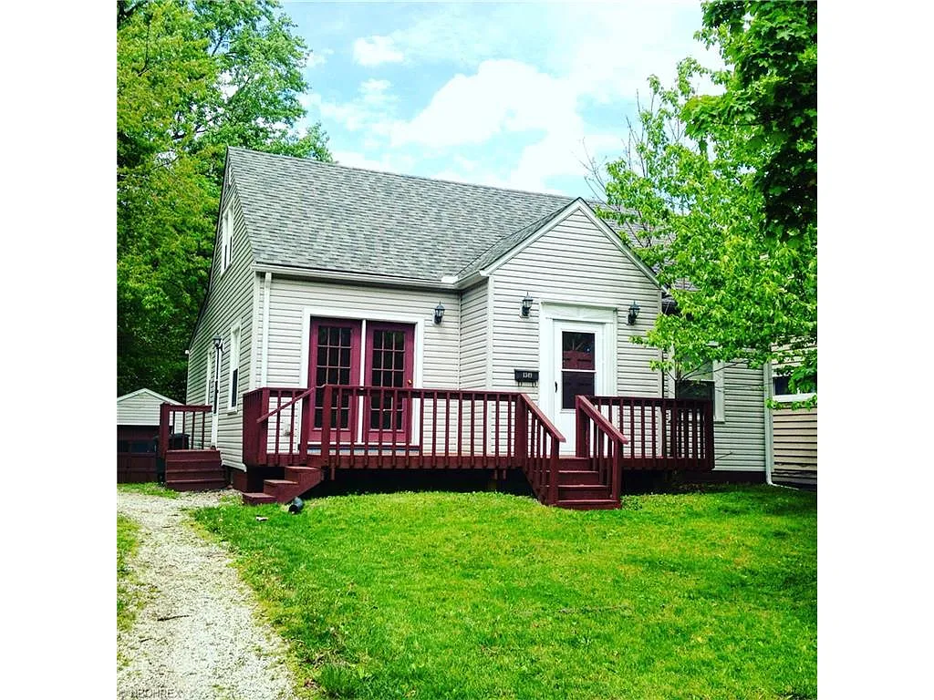 1349 Tonawanda Ave photo 1