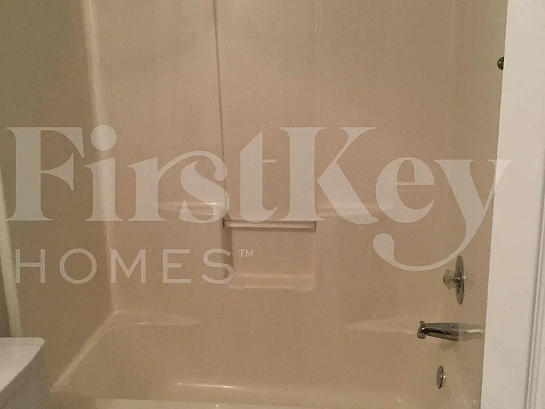 1775 Independence Dr — Photo 11