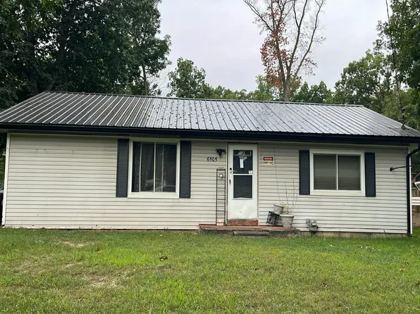 6505 Woodland Rd, Whitmore Lake, MI 48189