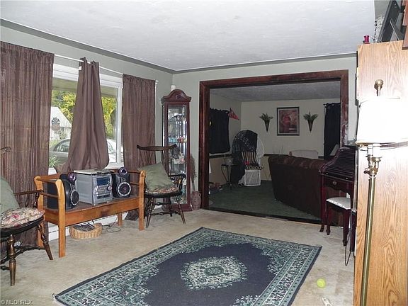 2nd image of 4845 Greenwood Dr