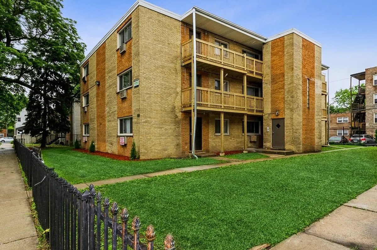 Building Photo - 7948 S Greenwood