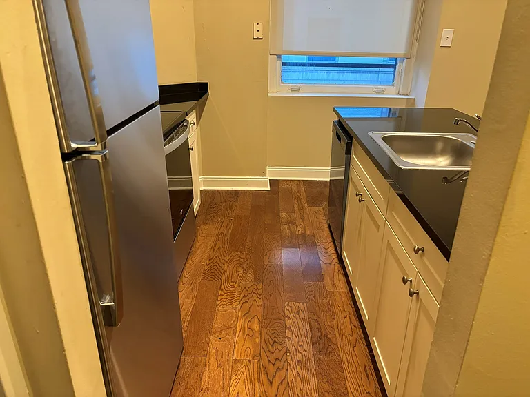 1600 Walnut Street — Photo 13