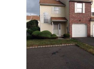 10 Revere Ct, Ewing, NJ 08628