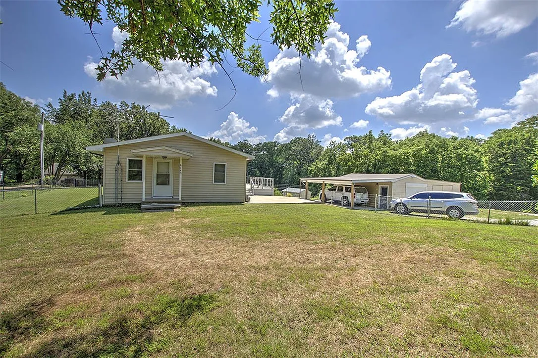 6145 E Sangamon Rd photo 1