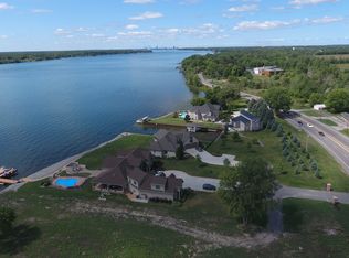 2610 River Rd, Niagara Falls, NY 14304