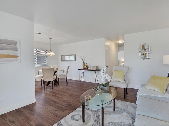 4th image of 454 Colony Knoll Dr