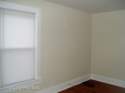 3rd image of 257B Bell St