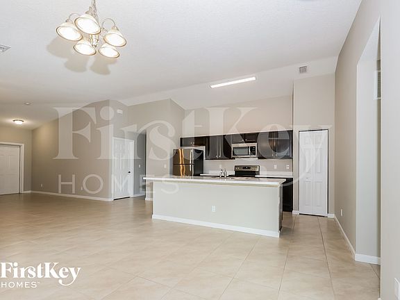 5th image of 1480 SW Gadsan Ave