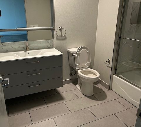 5th image of 6515 S Crenshaw Blvd Unit 402