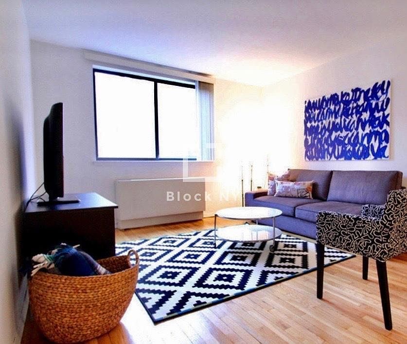 2nd image of 230 E 30th St APT 12E