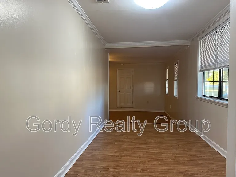 2057 Gay Ave — Photo 2