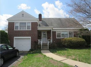 902 Snyder Rd, Reading, PA 19609