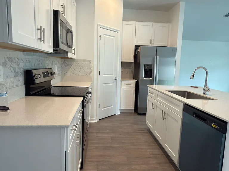 707 Grove St — Photo 11