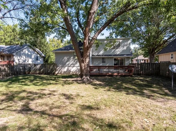 9008 Laurel Ave, Kansas City, MO 64138