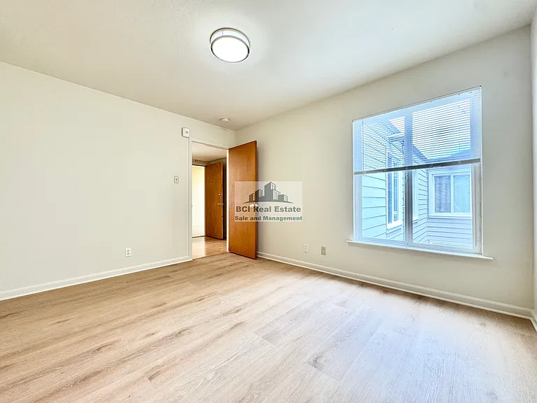 1649 12th Ave #6 — Photo 12