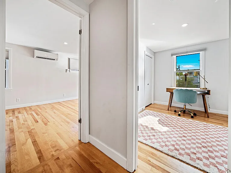 67 Brentwood St — Photo 18
