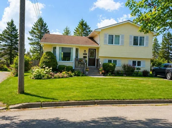 2 Sunrise Cres, Antigonish, NS B2G 2R7