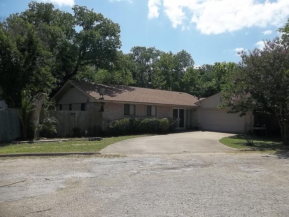 1st image of 122 Secluded Oaks Ln W