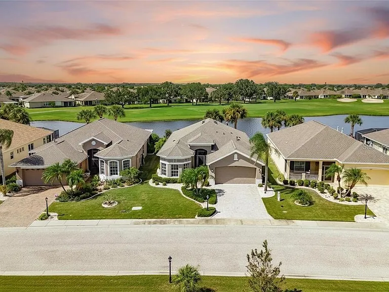 1039 Emerald Dunes Dr — Photo 2