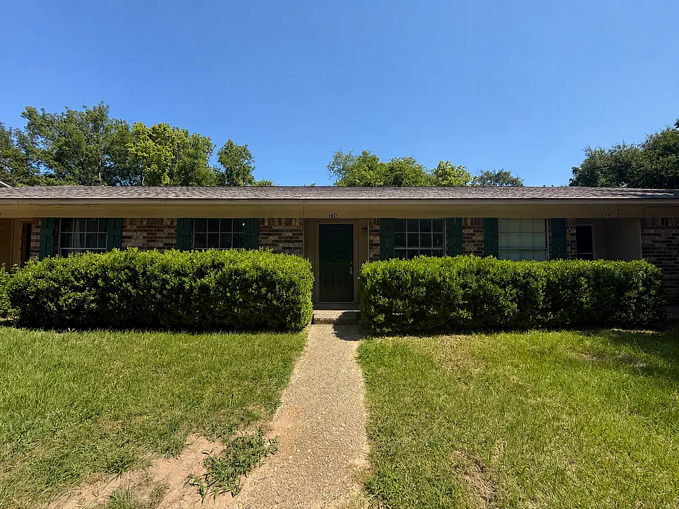 12402 Gentry Triplex