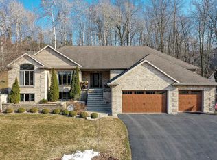 42 Eagles Ct, Kaukauna, WI 54130