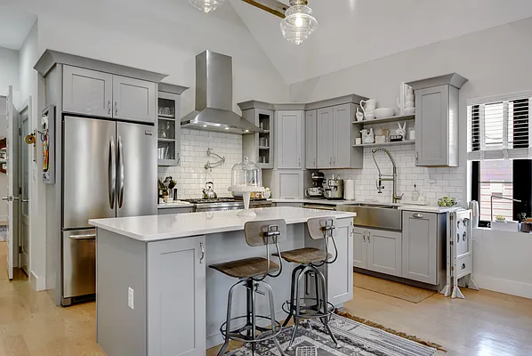 Rented by Compass | media 44