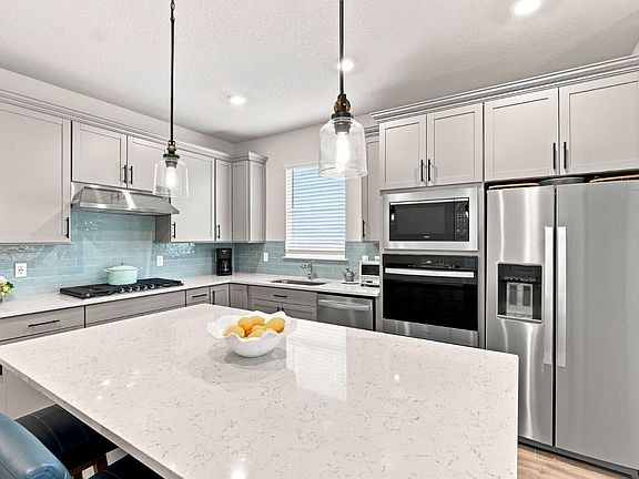 3rd image of 4883 Nixie Ave