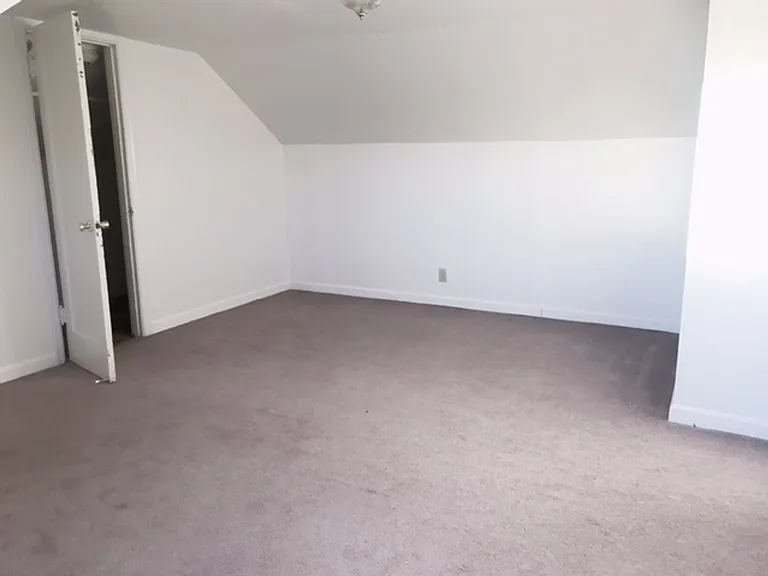 1335 Hyder St — Photo 108