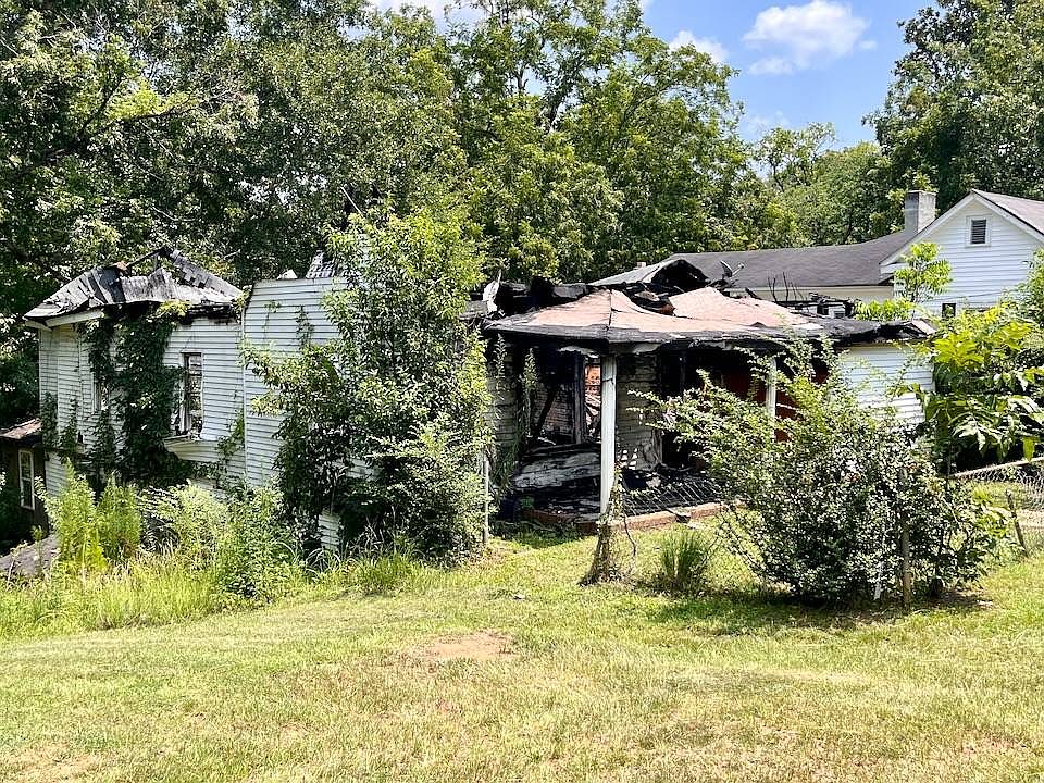 2nd image of 206 N Zion St